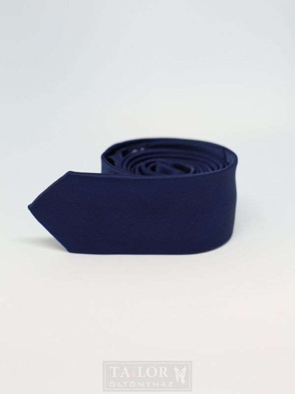 Sötétkék nyakkendő