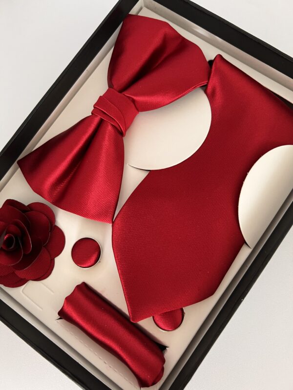 52A81210-D5F3-463F-86EE-9BC3B01E8F12 Nyakkendő szett