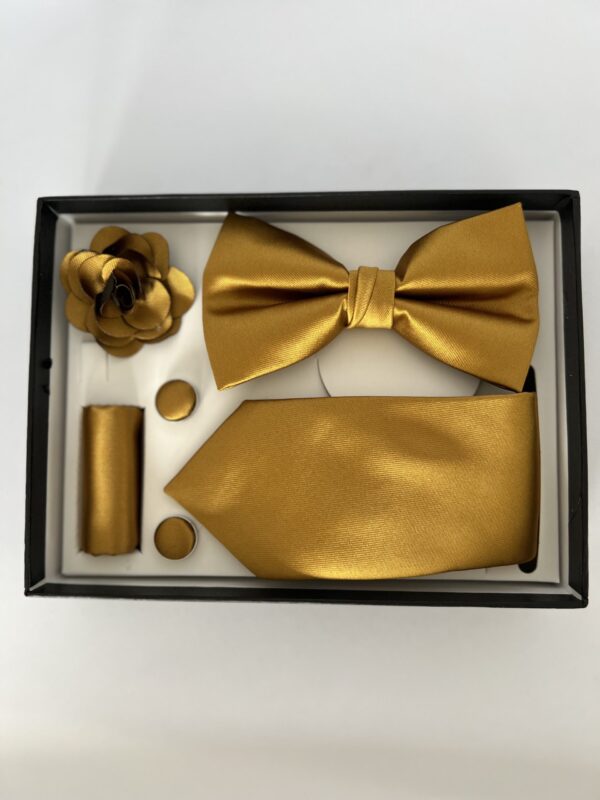 7B1EB5D4-EE00-47D5-B58A-D10FED81AC40 Arany nyakkendő szett