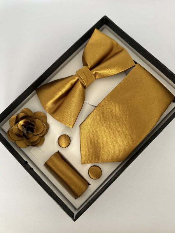 BCA8A664-CE7F-49FB-97A3-96AB302131D5 Arany nyakkendő szett