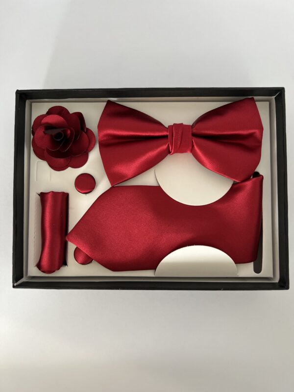 C3C51A20-61EB-4648-B261-E3BC2A5564FB Nyakkendő szett