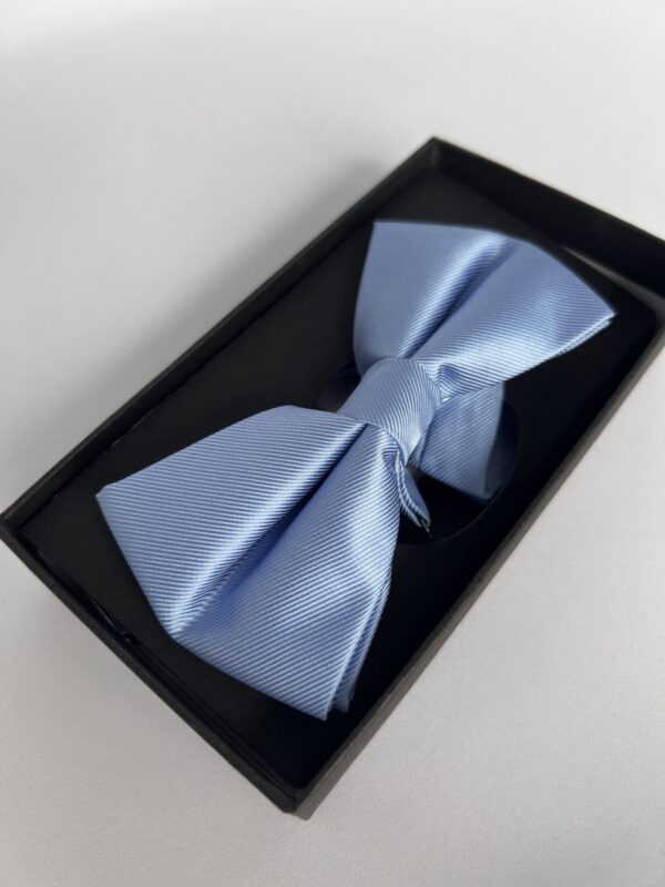 Világoskék csokornyakkendő