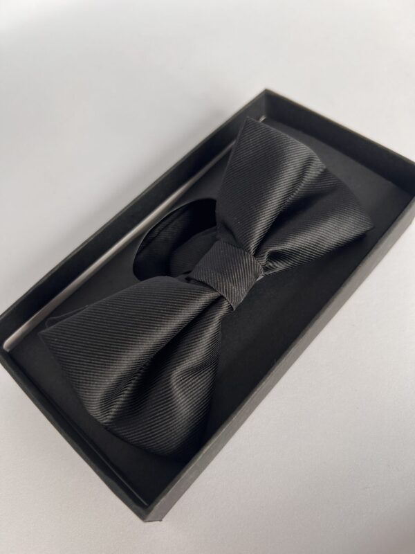 Fekete csokornyakkendő